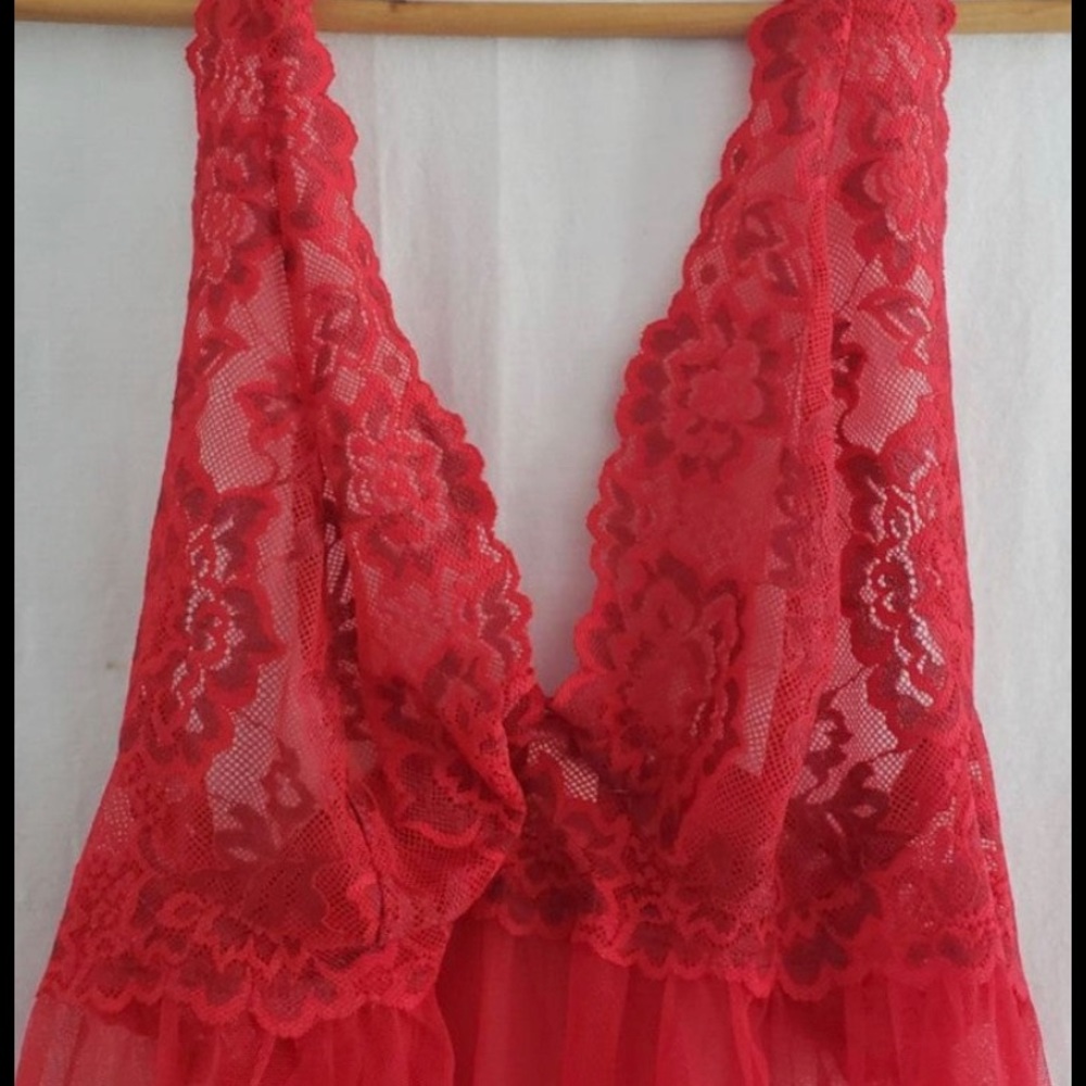 Victorias Secret red lace halter nightie NWOT - Picture 5 of 9